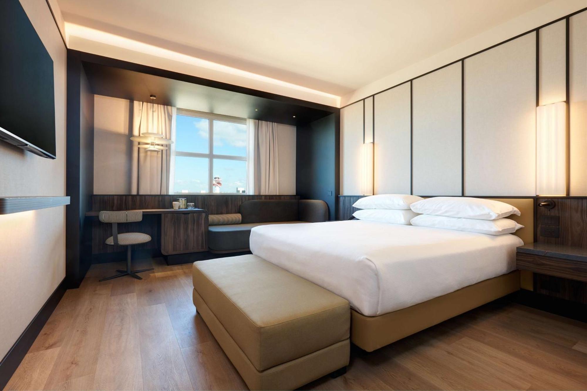Hotel Hilton Rome Airport Fiumicino Exterior foto